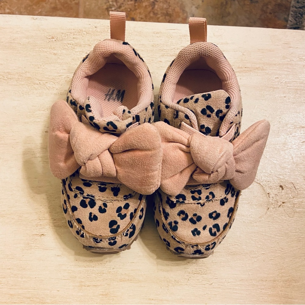 H&M Tennis Shoes / Leopard with bow